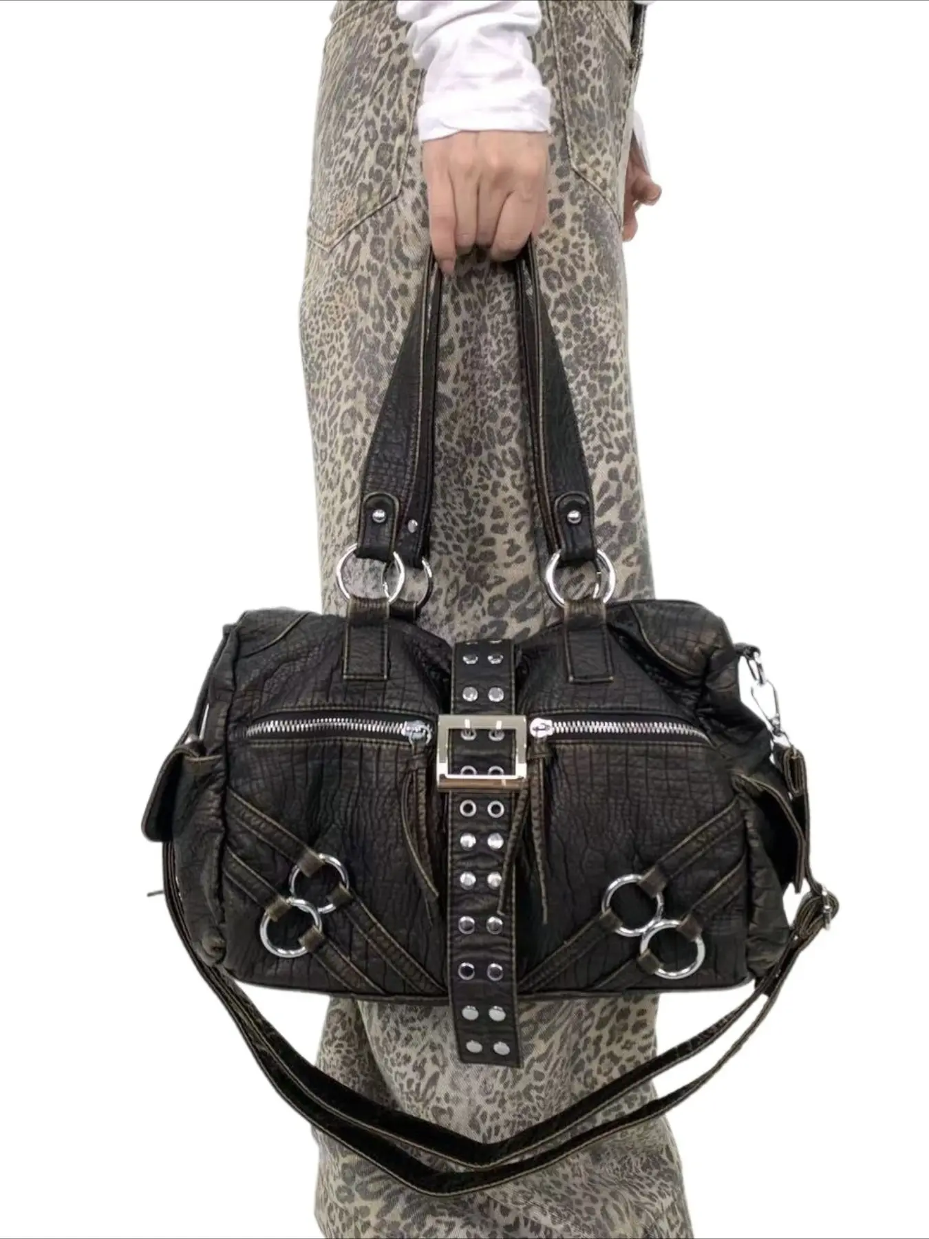 Ladies' retro vegan motorcycle tote bag, Fashionable shoulder bag, featuring a wasteland style front pocket, soft shoulder bag with detachable shoulder strap, large capacity bag, street Y2K handbag, rivet design, suitable for daily commuting