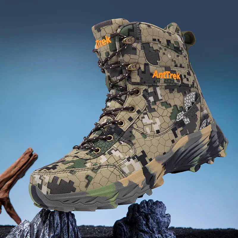 Men’s outdoor hiking tactical boots for training and field exercises—camouflage military boots suitable for mountaineering
