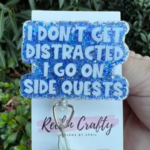 I Don’t Get Distracted Funny Nurse Badge Reel, Sarcastic badge holder for keys, Sassy ID Holder, Healthcare Worker Gift, Cute Health Badge