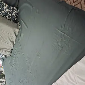 Product Review of Bed Scrunchie 3-in-1 Adjustable Bed Sheet Straps & Fasteners – 360° Elastic Fitted Sheet Tightener with Heavy-Duty Anti-Slip Clips – Prevent Loose or Slipping Sheets – Universal Bed Sheet Holder for Deep, Extra-Deep, Pillow-Top & Adjustable Mattresses from M**F