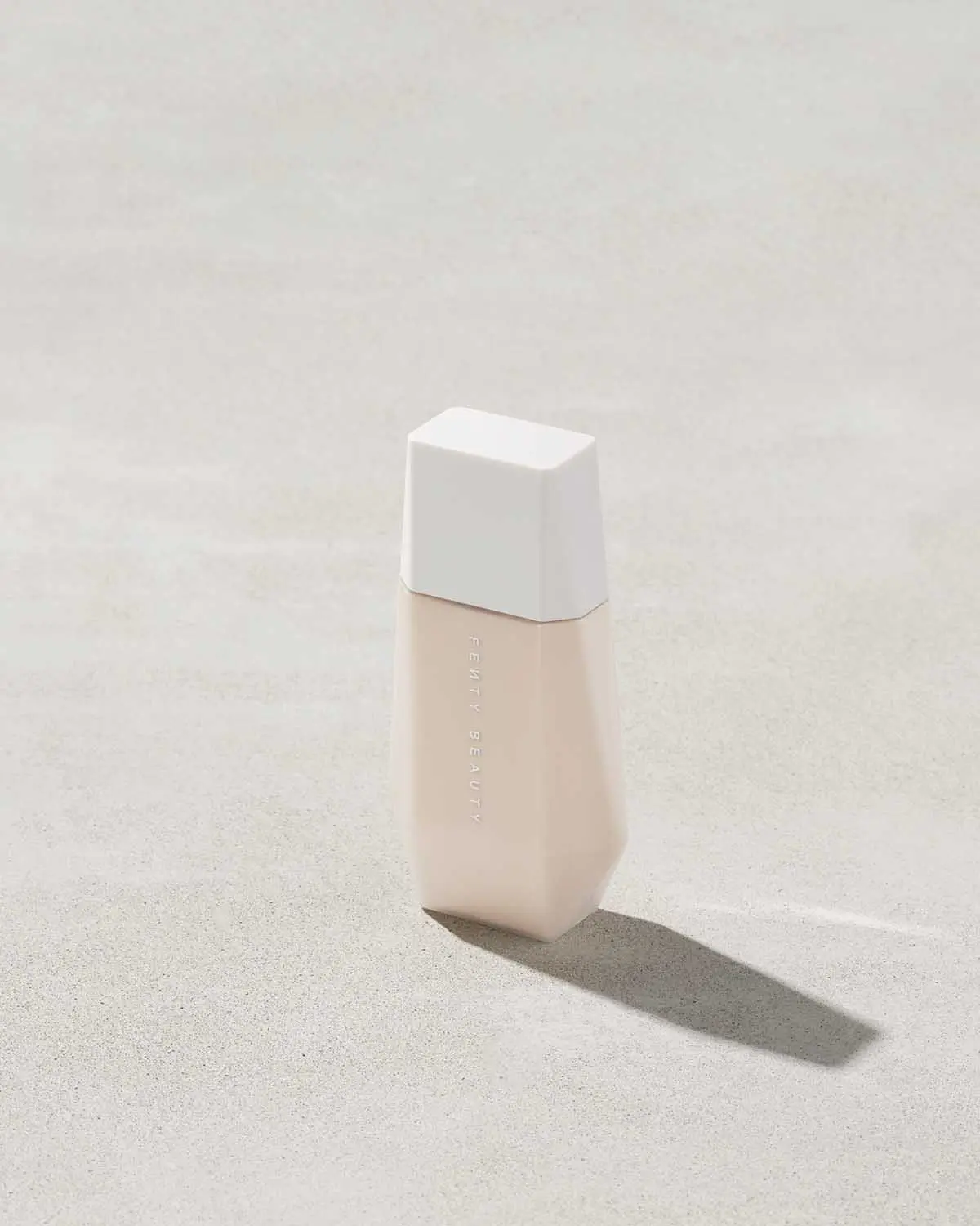 Fenty Beauty Eaze Drop Lightweight Blurring Skin Tint — 1 Fenty Beauty Eaze Drop Lightweight Blurring Skin Tint — 1