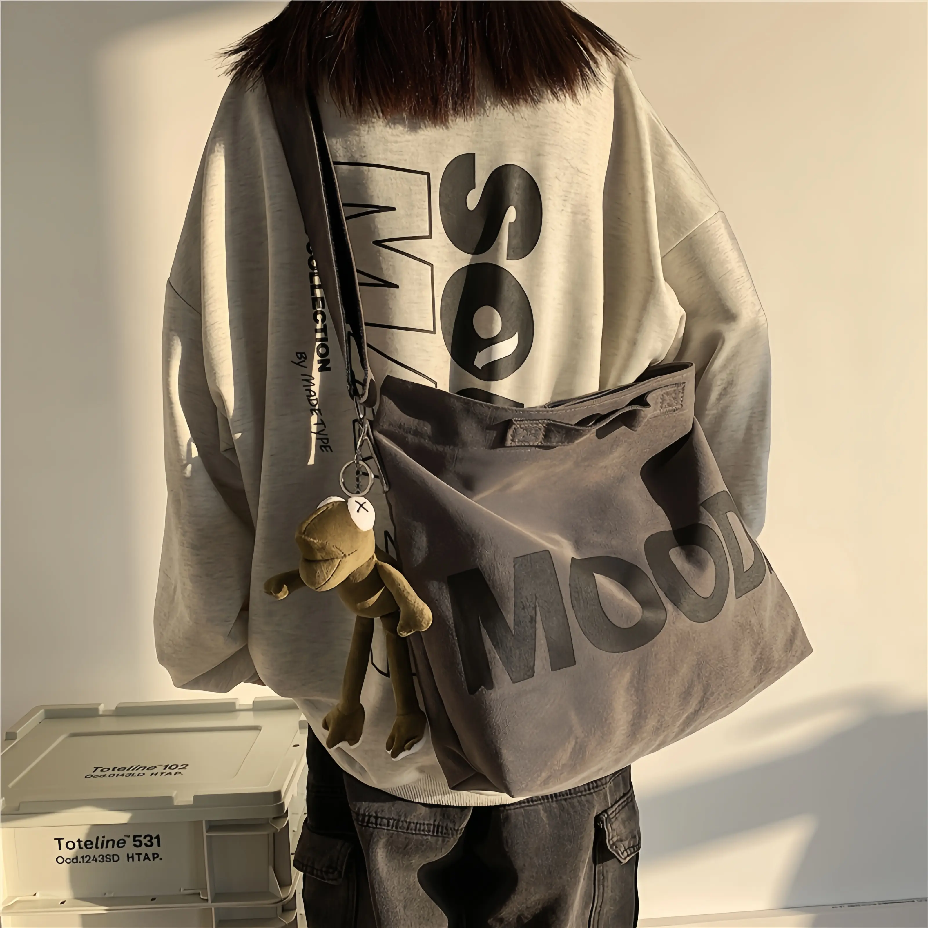 Unisex Plain Canvas Crossbody Bags - Large Capacity, Solid Color, Versatile with Detachable Frog Cartoon Charm, Casual Messenger Bag for Work, School
