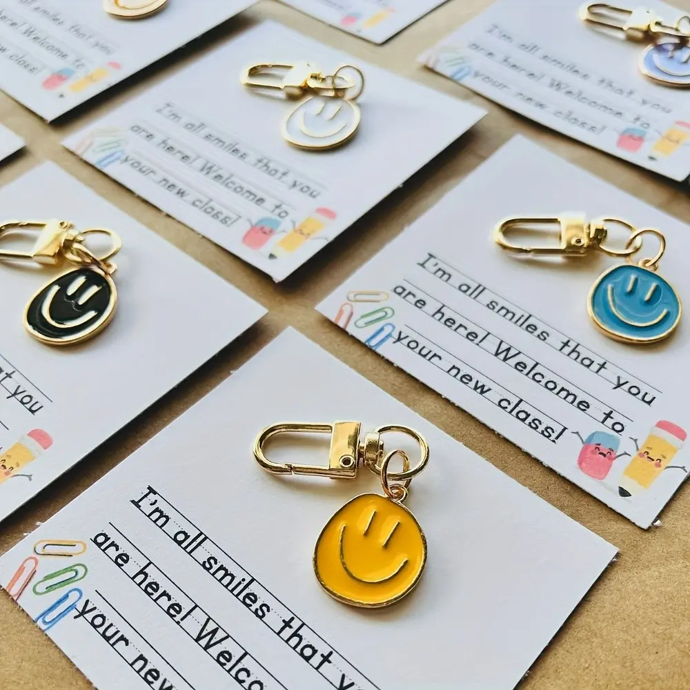 25-Piece Back-To-School Gift Set, 7 Color Styles Randomly Combined, Various Color Cool Keychains, Welcome to New Class, Teacher's Gift, Key Chain Kit, Matching Keychain Set