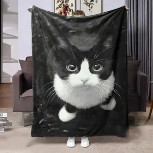 [Trustworthy] Comfortable Black and White Cat Pattern Blanket - Perfect for Sofa, Bed, Office, and Travel - Soft Flannel, Comfortable for All Seasons - Ideal Christmas or Thanksgiving Gift