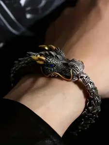 The stylish dragon shaped bracelet is suitable for daily wear, vacation dates, and other occasions, and is also a surprising and exquisite small gift, fashionable bracelet, Stainless Steel Bracelet
