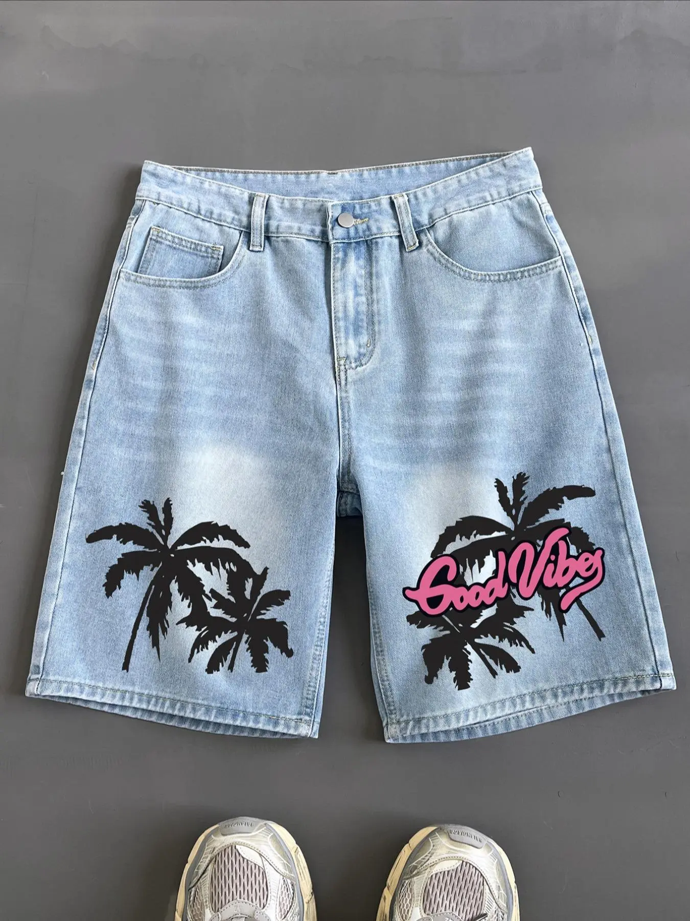 Men's Colorblock & Letter Print Denim Shorts, Loose Casual Fashion Comfy Shorts for Summer, Men's Bottoms for Daily Wear, Casual Fashionable Shorts, Denim Bermuda Shorts, Breathable Printed Shorts, Light Wash, Denim Jean Shorts
