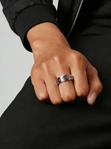 Creative and Personalized Poker Card Pattern Rotatable Ring, Stainless Steel Does Not Fade, Fashionable and Stress Relieving Men's Ring, Versatile for Daily Use, Birthday Gifts, Party Accessories