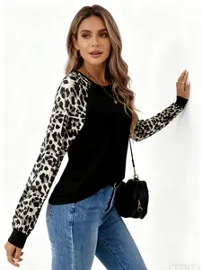 A black plaid leopard print round-neck long-sleeved women's Fitted T-shirt - versatile, casual and fashionable outfit, Casual Fashionable Top