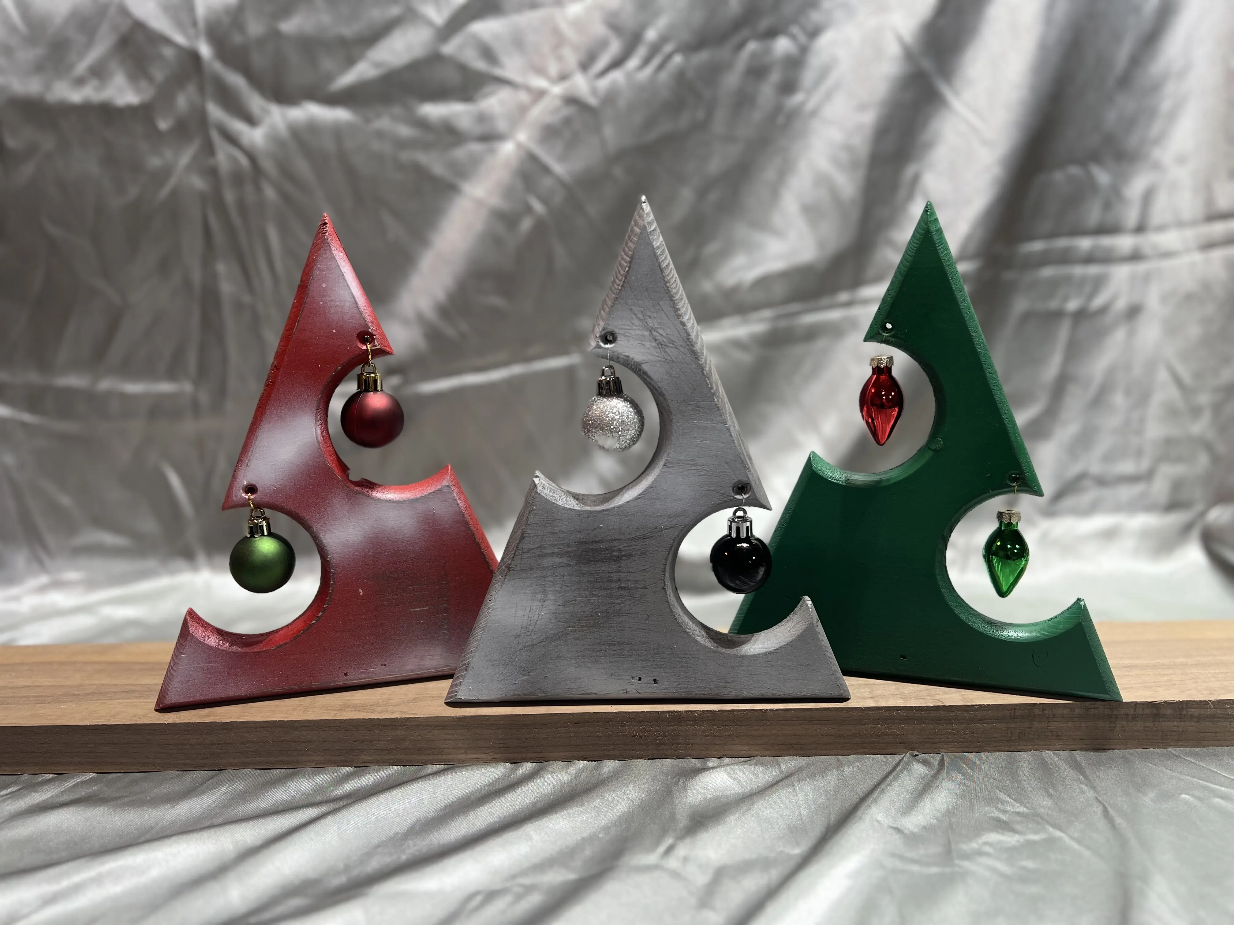 RUSTIC WOOD CHRISTMAS TREE