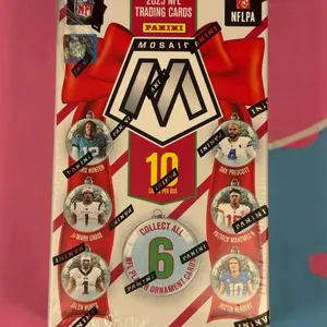 2025 PANINI MOSAIC FOOTBALL HOLIDAY/GIFT BOX! PERCY