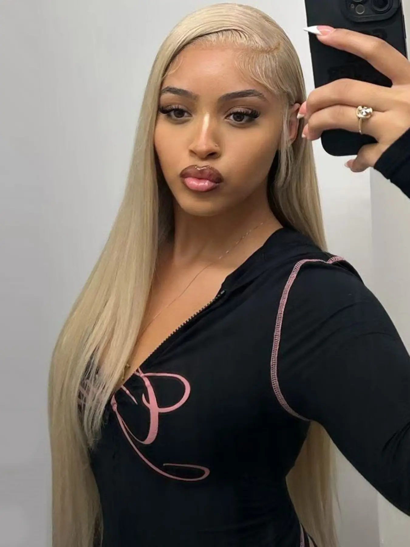 26 Inch Blonde Wig, 13x4 Lace Front Wig, Smooth Long Silky Straight Hair, High Temperature Resistant Synthetic Fiber, Swiss Lace, Natural Hairline, Synthetic Lace Wigs