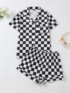 2-piece plaid printed women's pajamas set, 1 short-sleeved button-up collar top and a pair of, suitable for all seasons