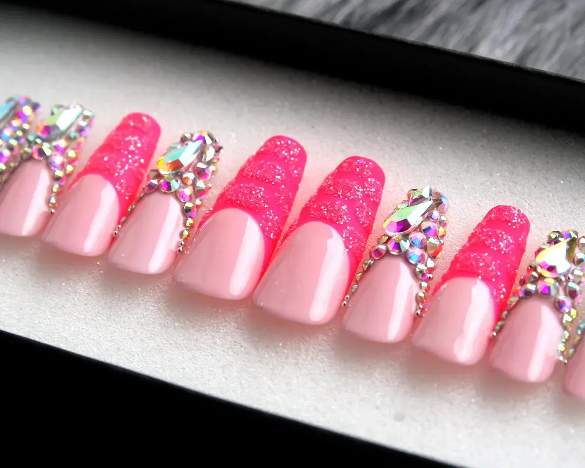 Neon Pink Glitter Press-On Coffin Nails with Floral Rhinestones for Nail Art Decoration