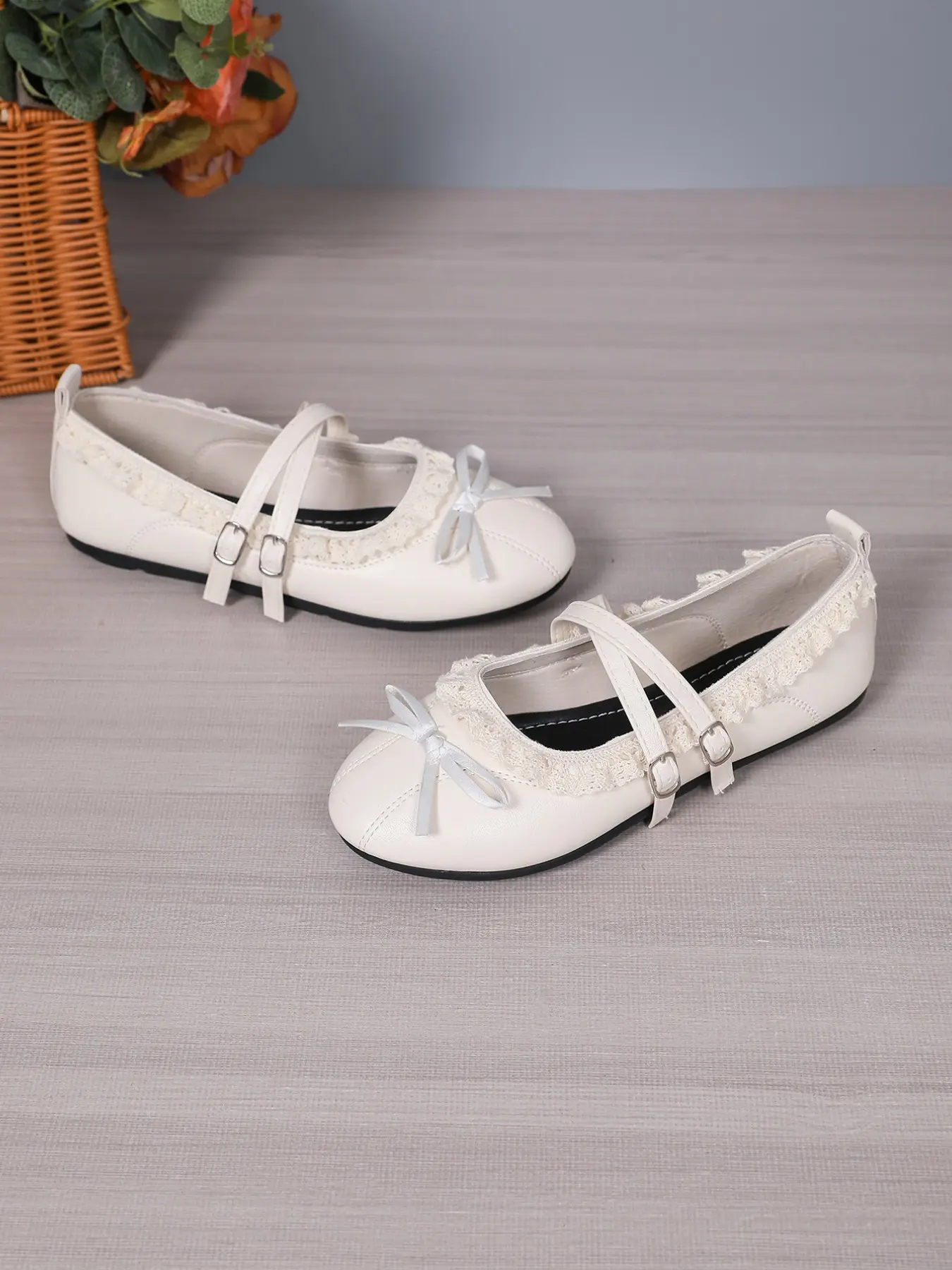 Sweet Retro Vintage Lace Trim Classic Mary Janes Women Shoes, Mary Jane Style, Soft Sole Rubber Comfortable Flat Heels, Shoes Flats, Round Toe Bow Design, Versatile Low Top Footwear, Maryjanes