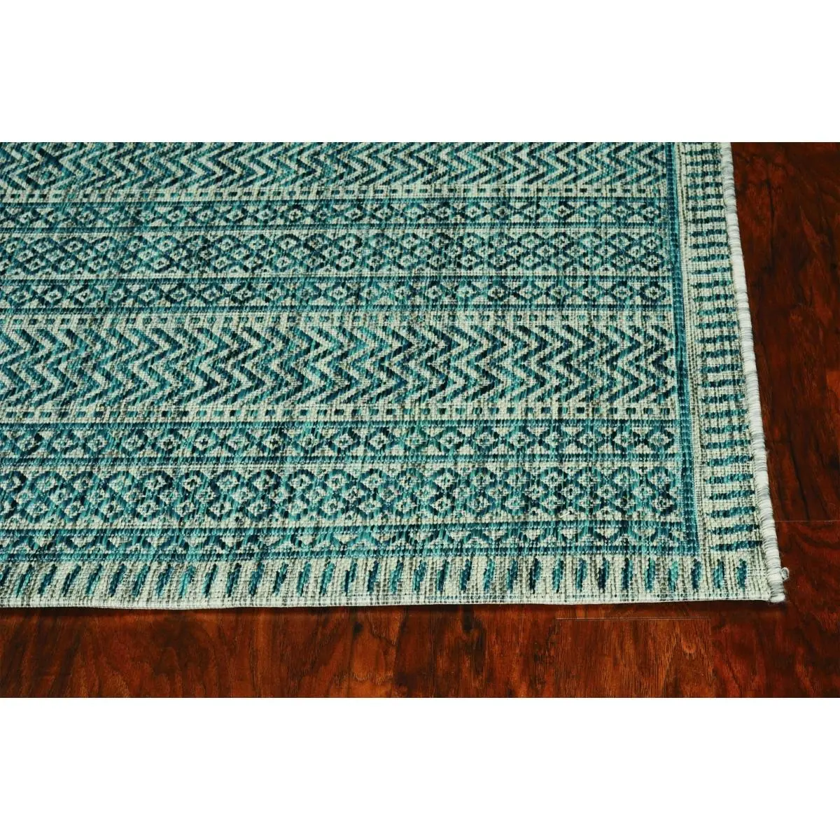 HomeRoots 375203 47 x 31 in. Teal Polypropylene Rug
