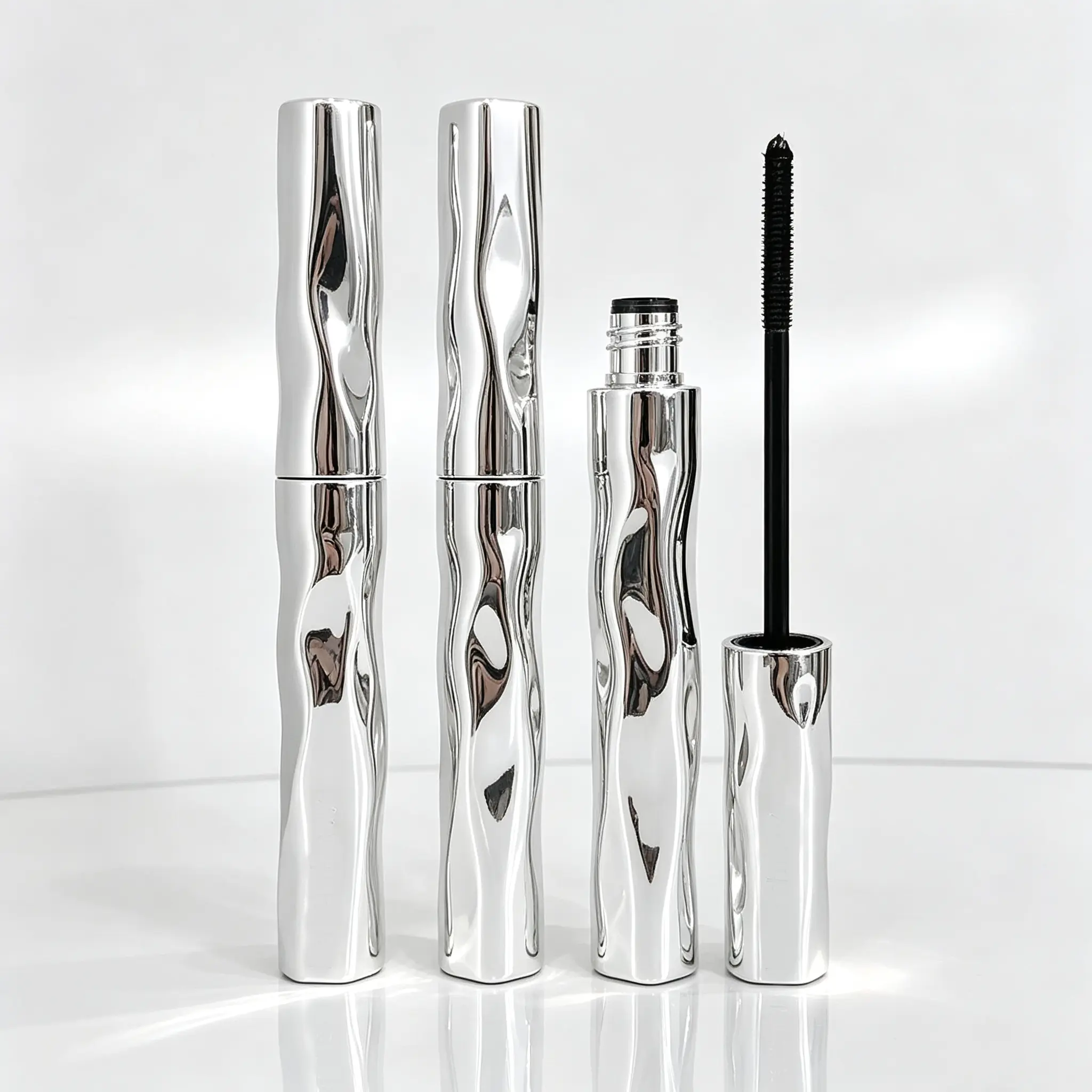 This mascara creates thick, long, and curled lashes.It's waterproof, smudge-proof, and long-lasting, giving you perfectly defined lashes like a sunflower.The black formula dries quickly and forms a protective film.