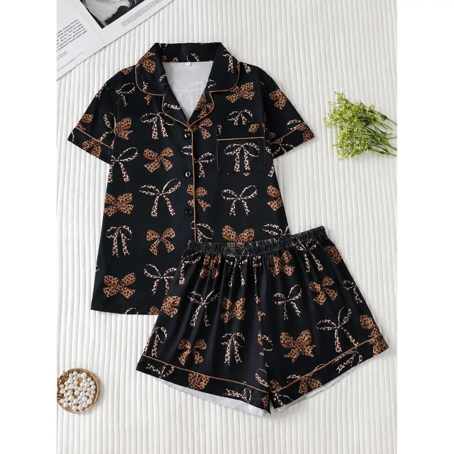 Leopard Print Women's Pajama Set - Button-Down Casual Top with Relaxed Fit Shorts for All Seasons