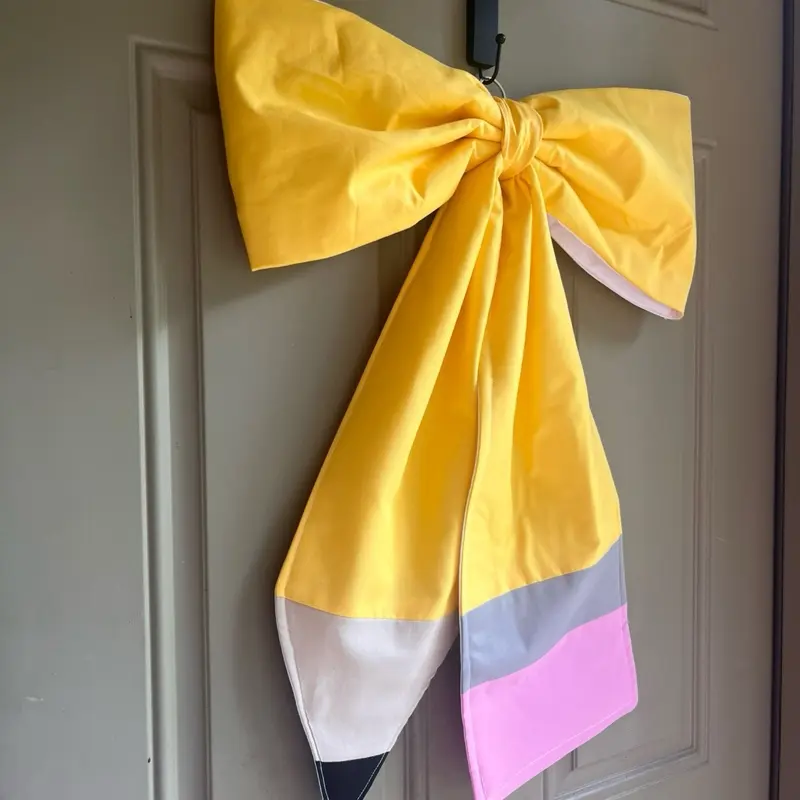 Hanging door bows