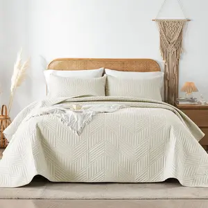 Twin Quilt Set, Cream Lightweight Reversible Bedspread for All Seasons, Soft Modern Microfiber Geometric Coverlet for Kids or Guest Bedroom, 1 Quilt 1 Pillow Sham
