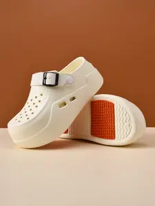 Trendy Holey Shoes for Women, Simple Fashion Slip-On Sandals, Slipper, Soft Sole, Sizes 35-40, Versatile and Comfortable Footwear