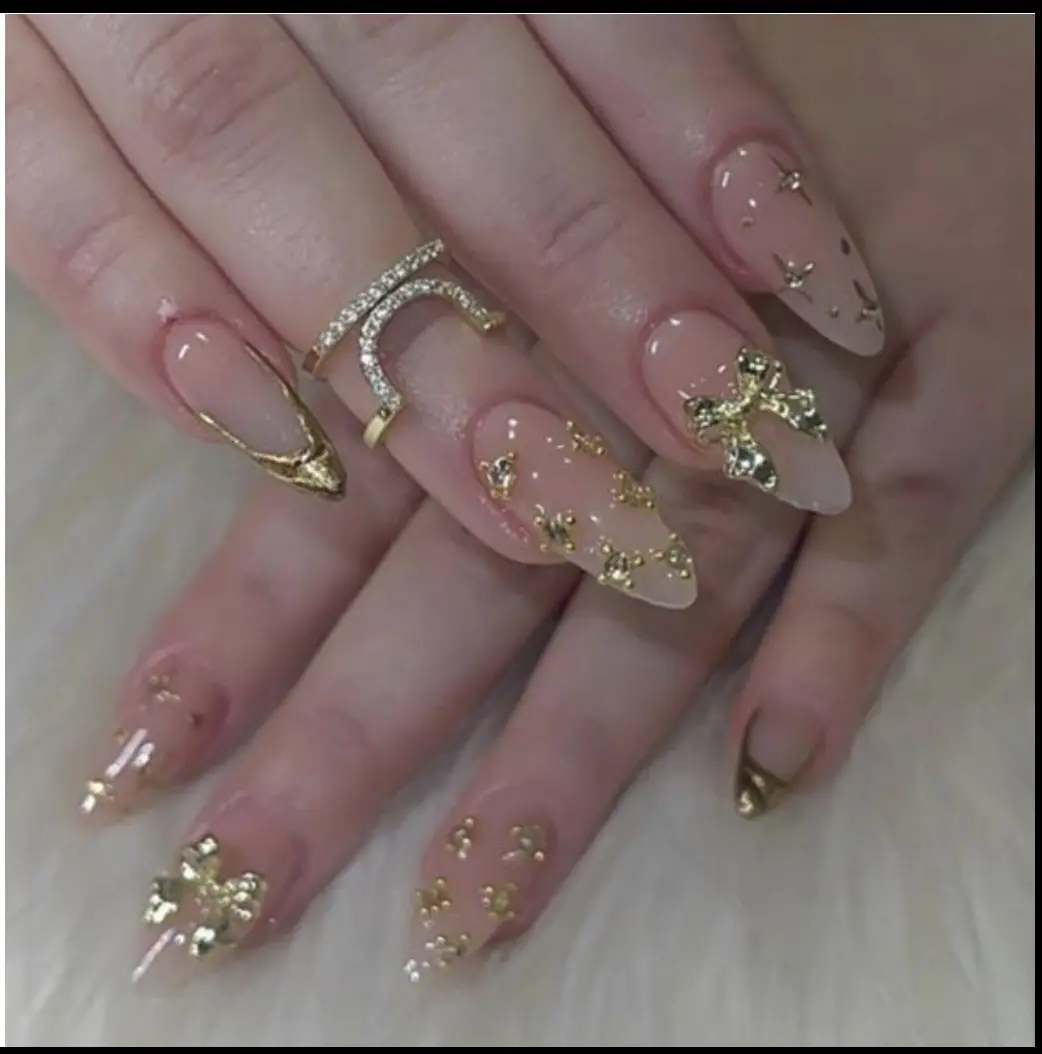 Luxury Fine Art Press-On Nails – Long-Lasting Salon Quality