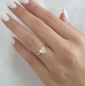 1PC Ring Decor For Women's Simple Gold-Tone Alloy Heart Zirconia Stone Decor Ring, Engagement Ring, Suitable For Daily Wear, Wedding, Engagement, Party, Jewelry, Valentine's Day, Birthday Gift Valentines,Gift