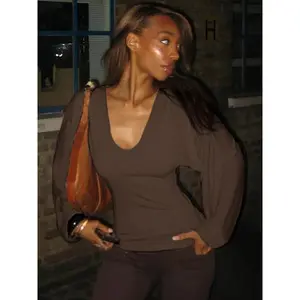 Women’s solid-color deep V-neck tie-waist batwing-sleeve T-shirt, sexy basic long-sleeve top, suitable for everyday wear and as an inner layer