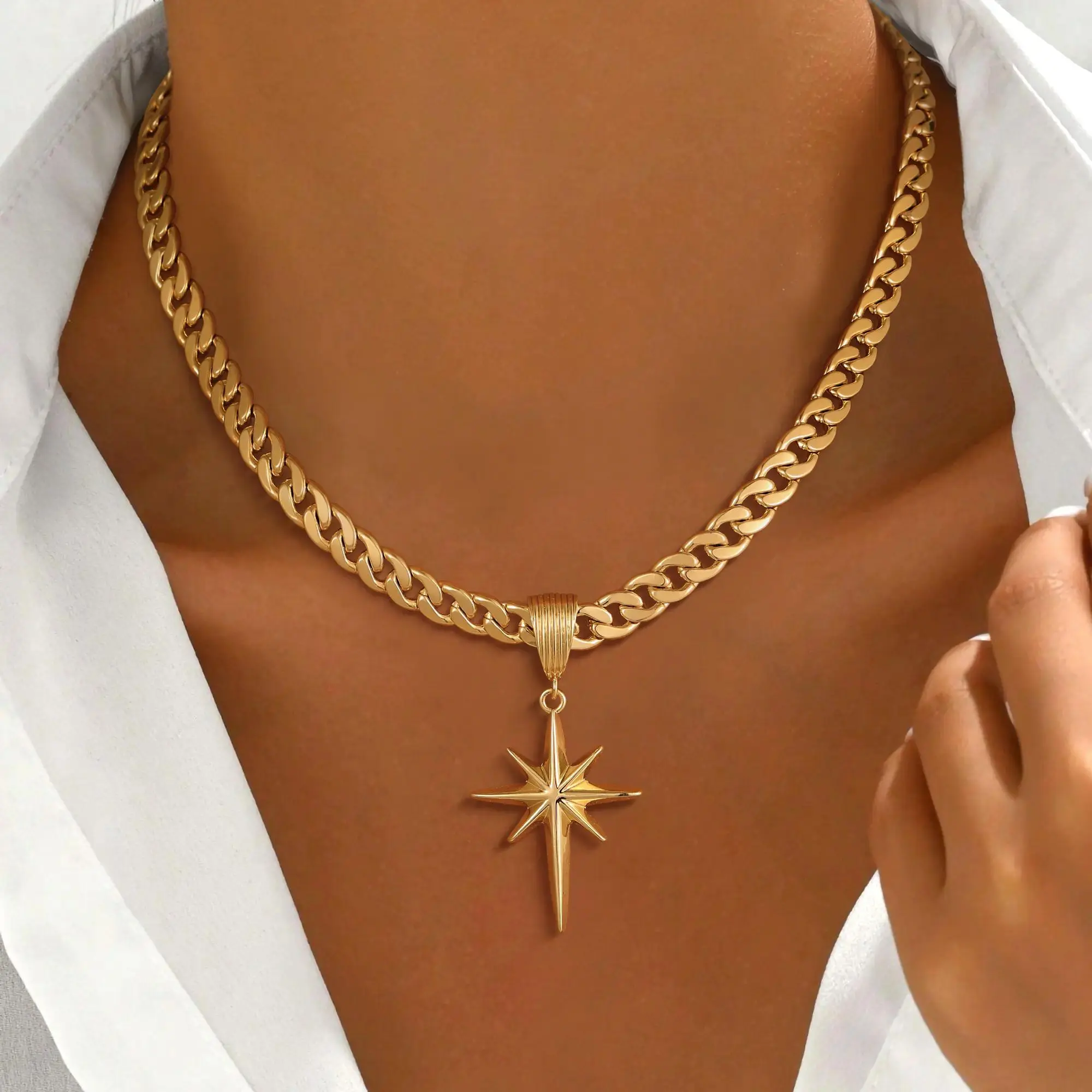 Loyalove Female 8mm Flat Link Cuban Chain Necklace, 8-Pointed Star Charm, Elegant Gold Statement Chain Jewelry, Casual Daily Sports & Outdoor Accessory, Ideal Valentine’s Gift