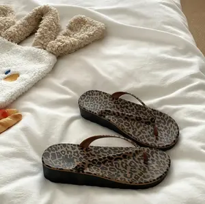 Women's Fashion Leopard Print Flip Flops, Casual Comfortable Footwear for Summer, Lightweight Breathable Shoes for Beach Vacation