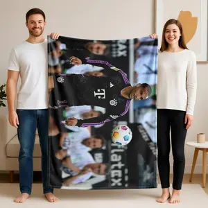 1 piece Bayern Munich player Musiala match moment themed flannel blanket - All-season flannel blanket, suitable for sofas and beds, super soft and comfortable, modern design style, digitally printed pattern, 100% polyester material, machine
