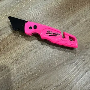 Pink Milwaukee fastback Pink Milwaukee fastback