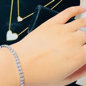Minimal Pearl Beaded Bracelet - Elegant Everyday Jewelry for Women