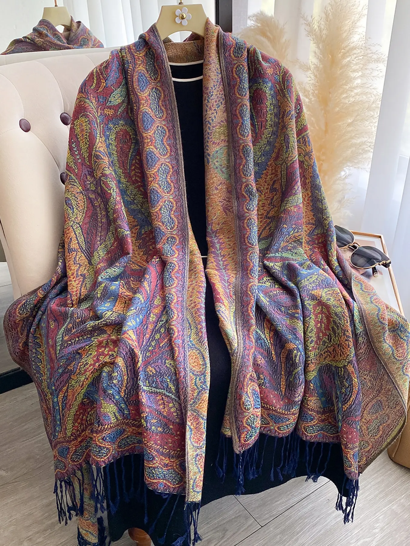 Vintage Paisley Pattern Scarf, Soft Warm Shawl for Fall & Winter, Casual Fashion Accessory, Modern Boho Style, Fitted Design, Paisley Print Scarf