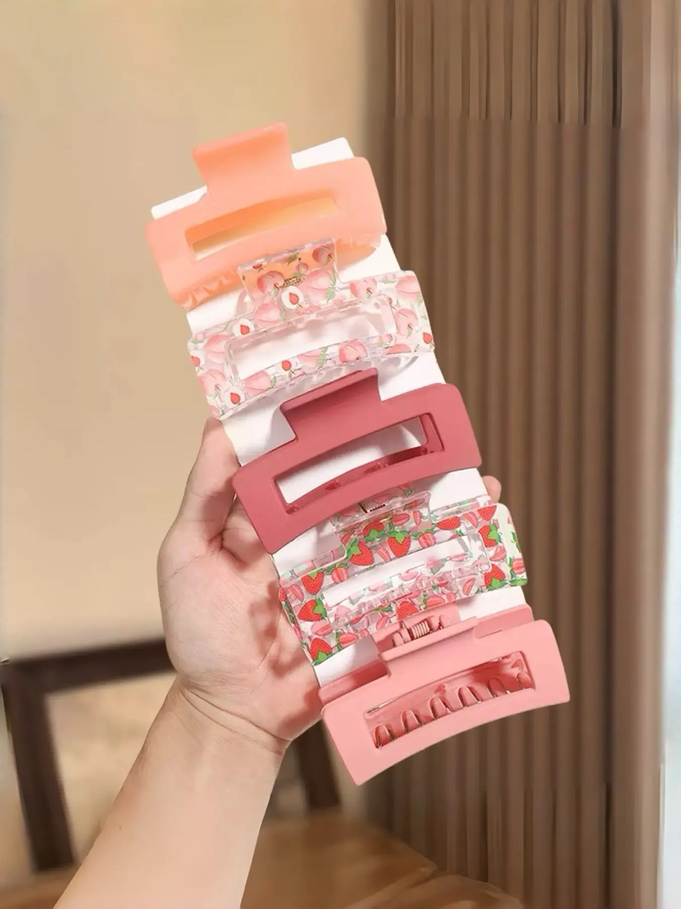 5-Piece Peach Strawberry Hair Clips Set, Strong Grip with Print Design, Fun Claw Clips, Super Cute Clips, Cute Style for Girls & Women, Suitable for All Hair Types