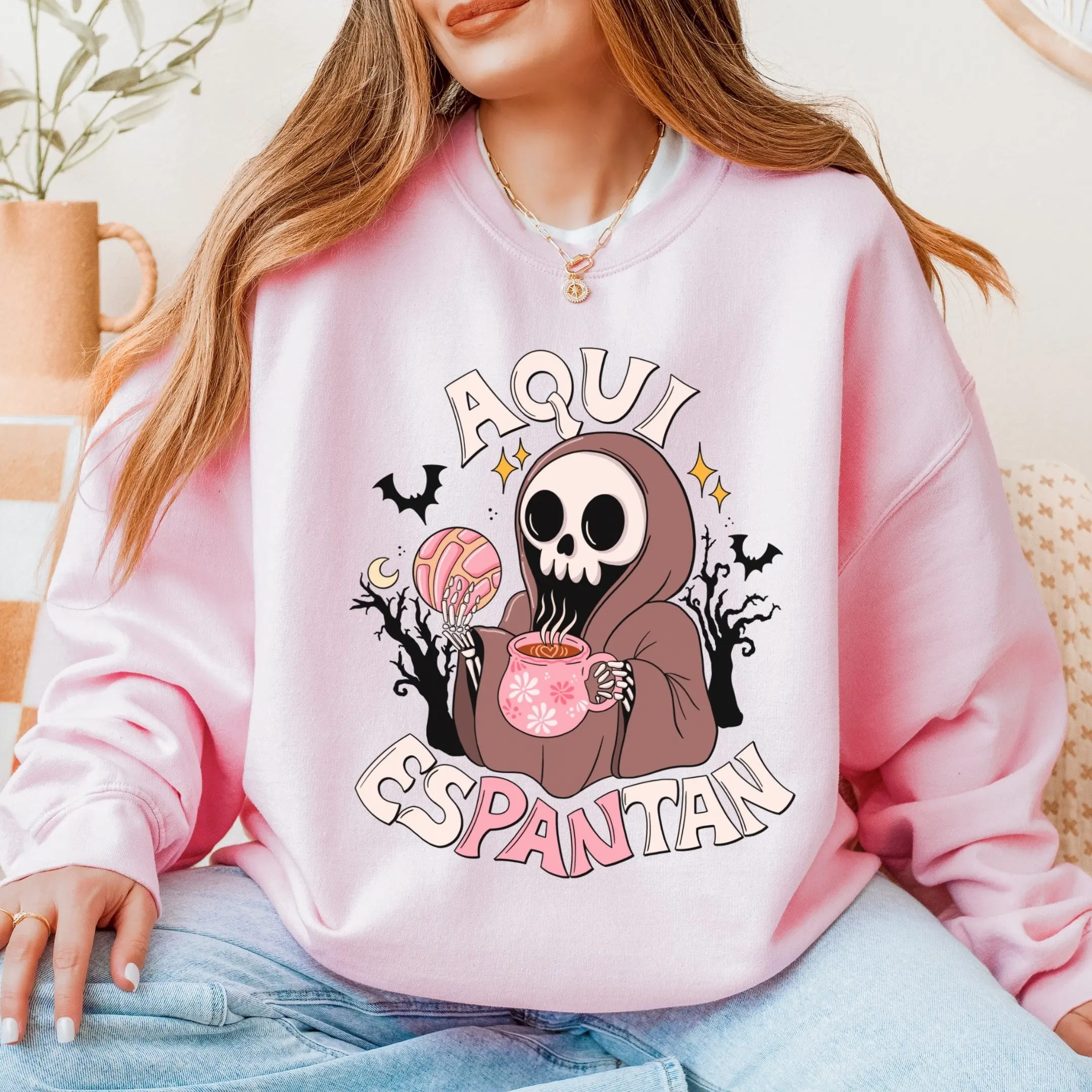 Aquí Espantan Concha Y Cafecito Spooky  Comfortable Unisex Sweatshirt Hoodie Comfy Menswear Oversized Womenswear Tops