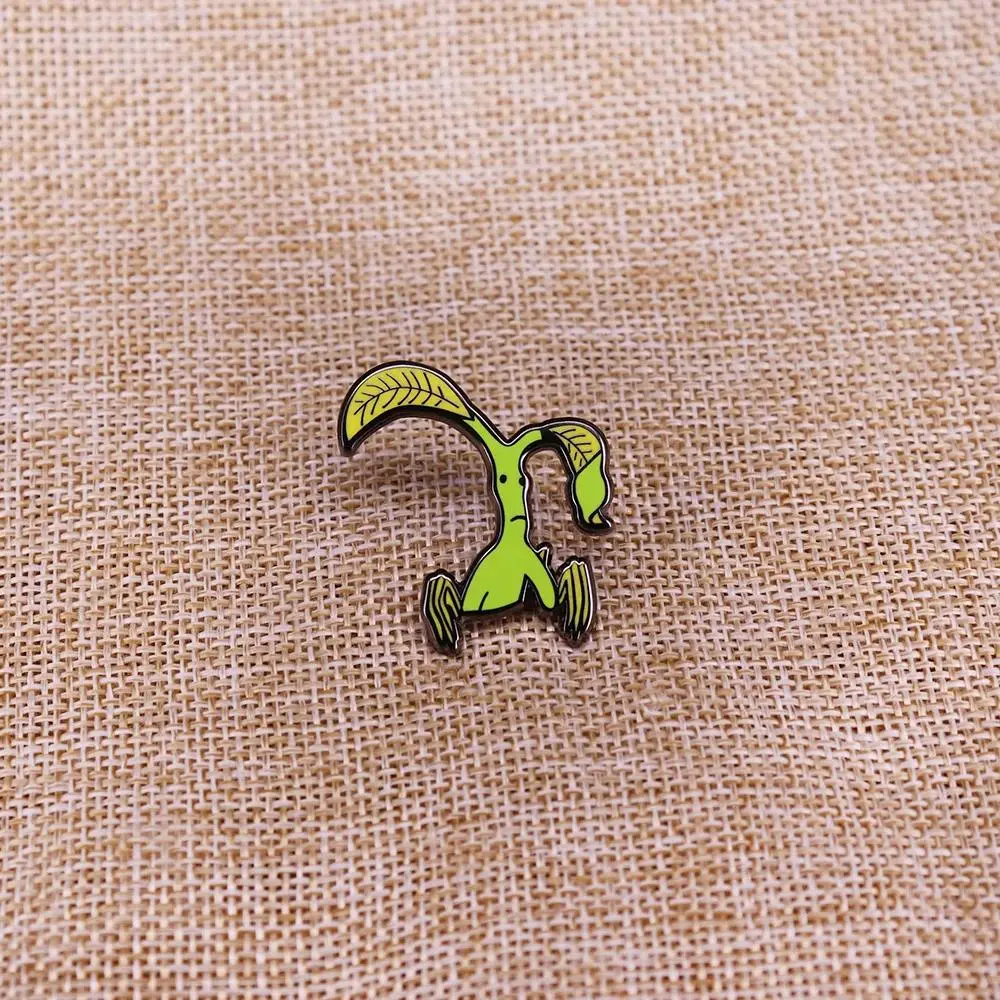 Crochet Bowtruckle Pickett Pin Fantastic Beasts gift Badge plant brooch