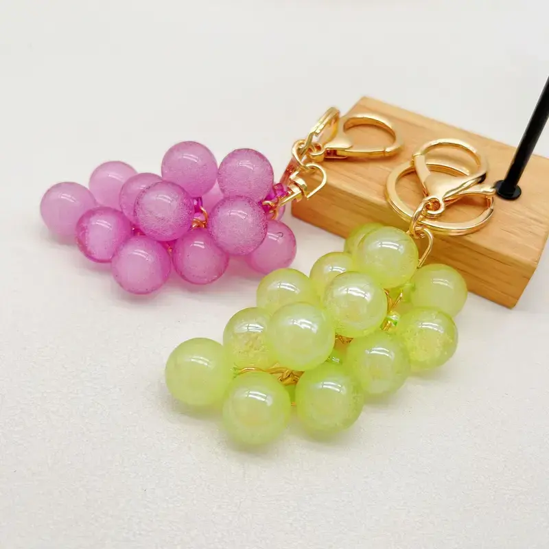 September Laurel rape Keychain, Cute Creative Bubble Jelly Grape Cluster Keychain, Realistic Fruit Pendant for Car Keys or Student Backpack Gift