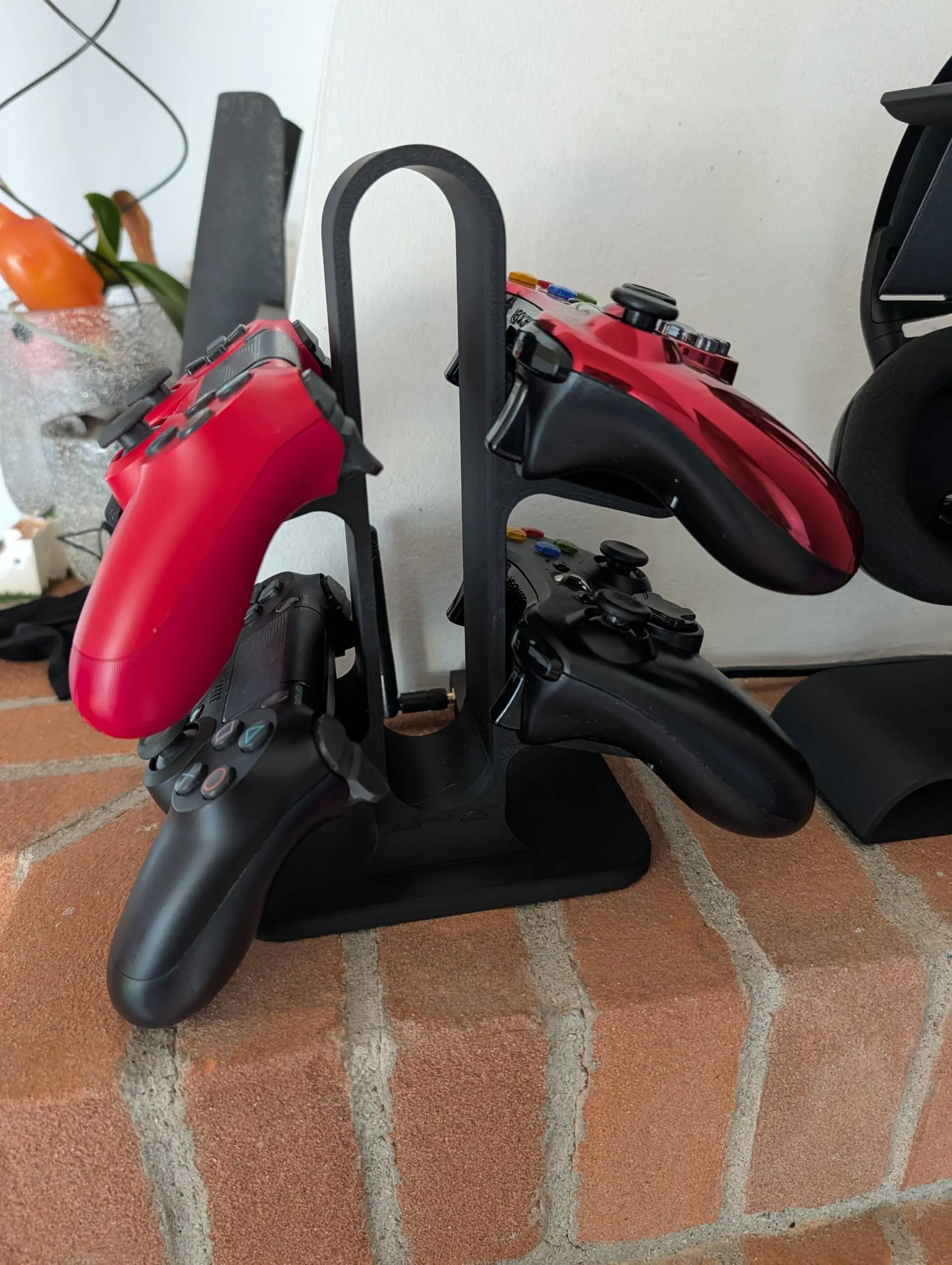 4-Controller Stand Holder for Video Game Consoles, Black