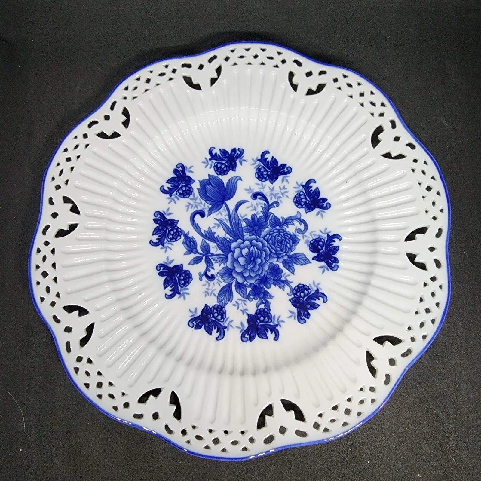 Blue N White Porcelain Reticulated Platter 10-1/4” diameter