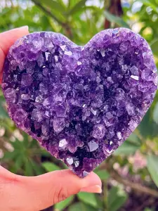 1PC Rare A+Grade Amethyst Heart Cluster, Raw Amethyst Heart Carving, Crystal Carvings, DIY Creative Gifts and Specialty Jewelry Accessories,Perfect Home Collection Art Decoration,Holiday Gift,The Ideal Choice for Crystal Enthusiasts.