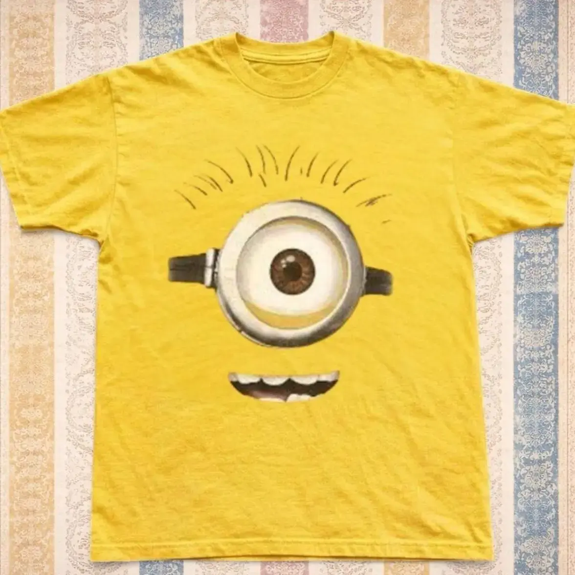 Minion T-shirt Vintage One Eye Minion Goggle Big Face Graphic Tee, Retro Funny Despicable Me Shirt, Loose Fit Unisex Top