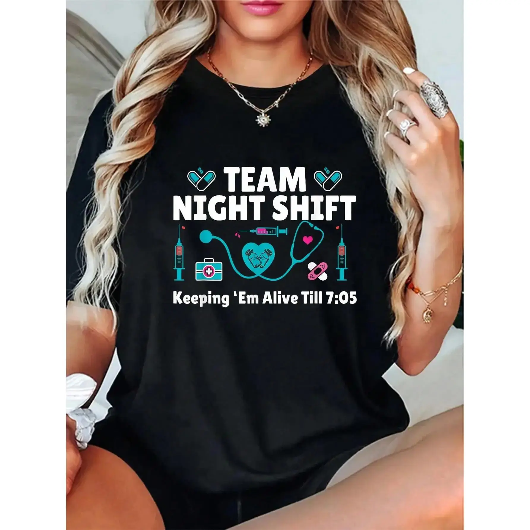 Women's Vintage Short-Sleeve Cotton Fitted T-Shirt - Round Neck, Casual Nurse-Themed Top for Night Shift Teams, "Keeping Them Alive" Daily Wear, Shortsleeve