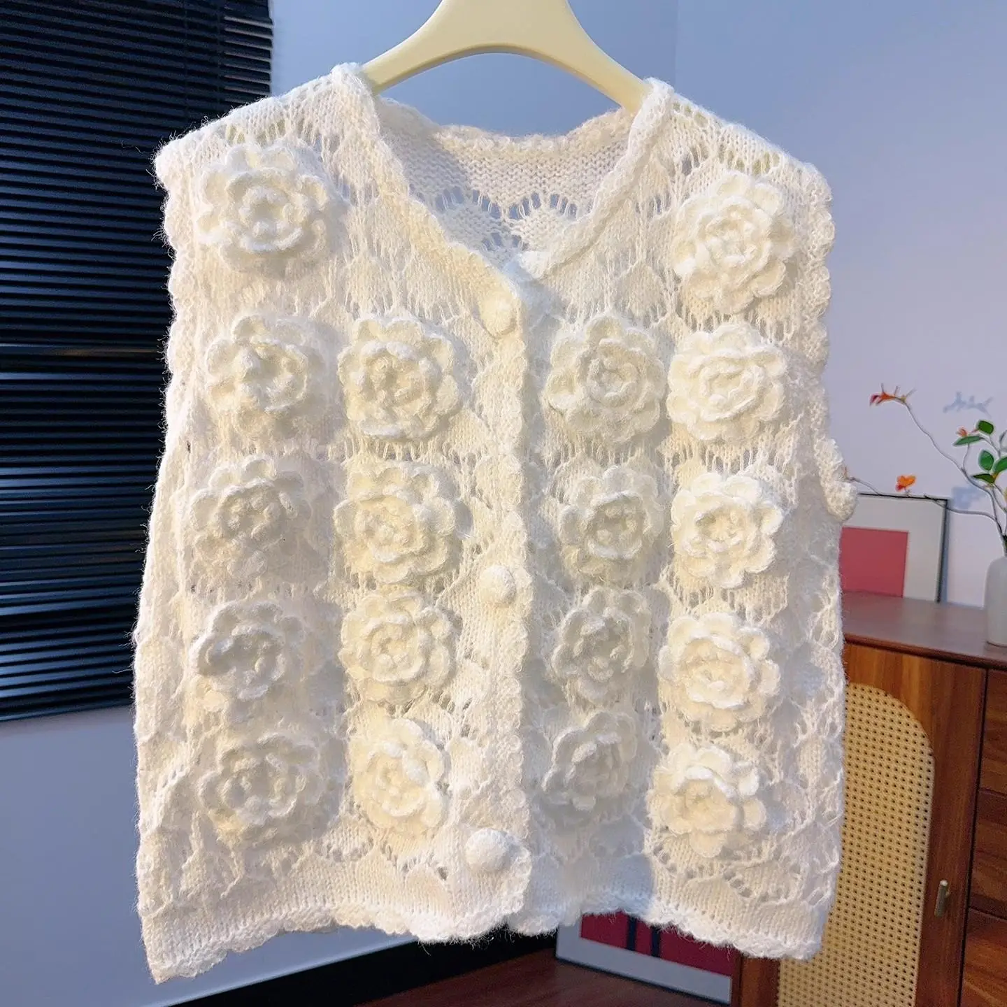Women's Handknitted Sweater Vest, Elegant 3D Floral Crochet Top, Sleeveless Cozy Wool Knitwear for Casual Fashion, Women's Clothes, Vest Top, Fitted, Crocheted Pattern, Hand-Knit Wool, Flower, Everyday, Medium Length, Chest 104Cm, Length 54Cm, Crochet Pat