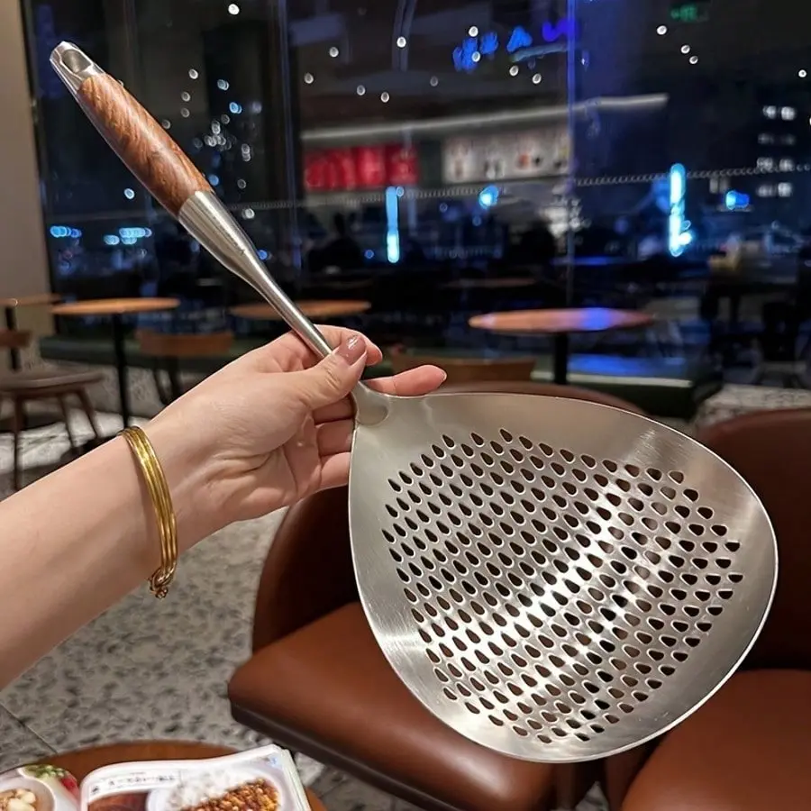 1pc Stainless Steel Large Ladle Skimmer - Heavy-Duty High-Temp Resistant (662°F) With Ergonomic Handle & Fine Mesh Strainer For Frying, Hot Pot, Cooking, Baking - Restaurant & Home Kitchen Utensil, Sleek Finish | Durable Kitchenware