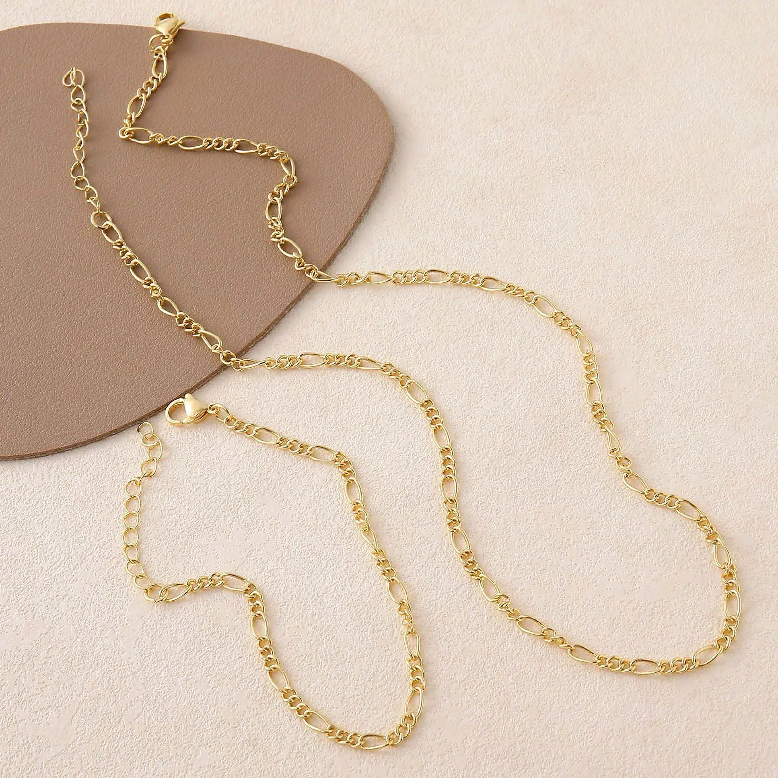 Women's Elegant Gold-Tone Interlinked Link Clavicle Necklace - Metal Coated, Modern Chain & Link Design, Adjustable, Flattering Finish, for Casual Daily Wear, Birthday/Anniversary Gift, Artificial Gemstone Jewelry Accessory