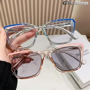 Women's Multifocal Photochromic Reading Glasses, Progressive Light-Adaptive Square Frame Eyeglasses, Dual Near & Far Vision Stylish Eyewear, Perfect Festival Gift for Mom for Daily Wear Reading Outdoor Activities