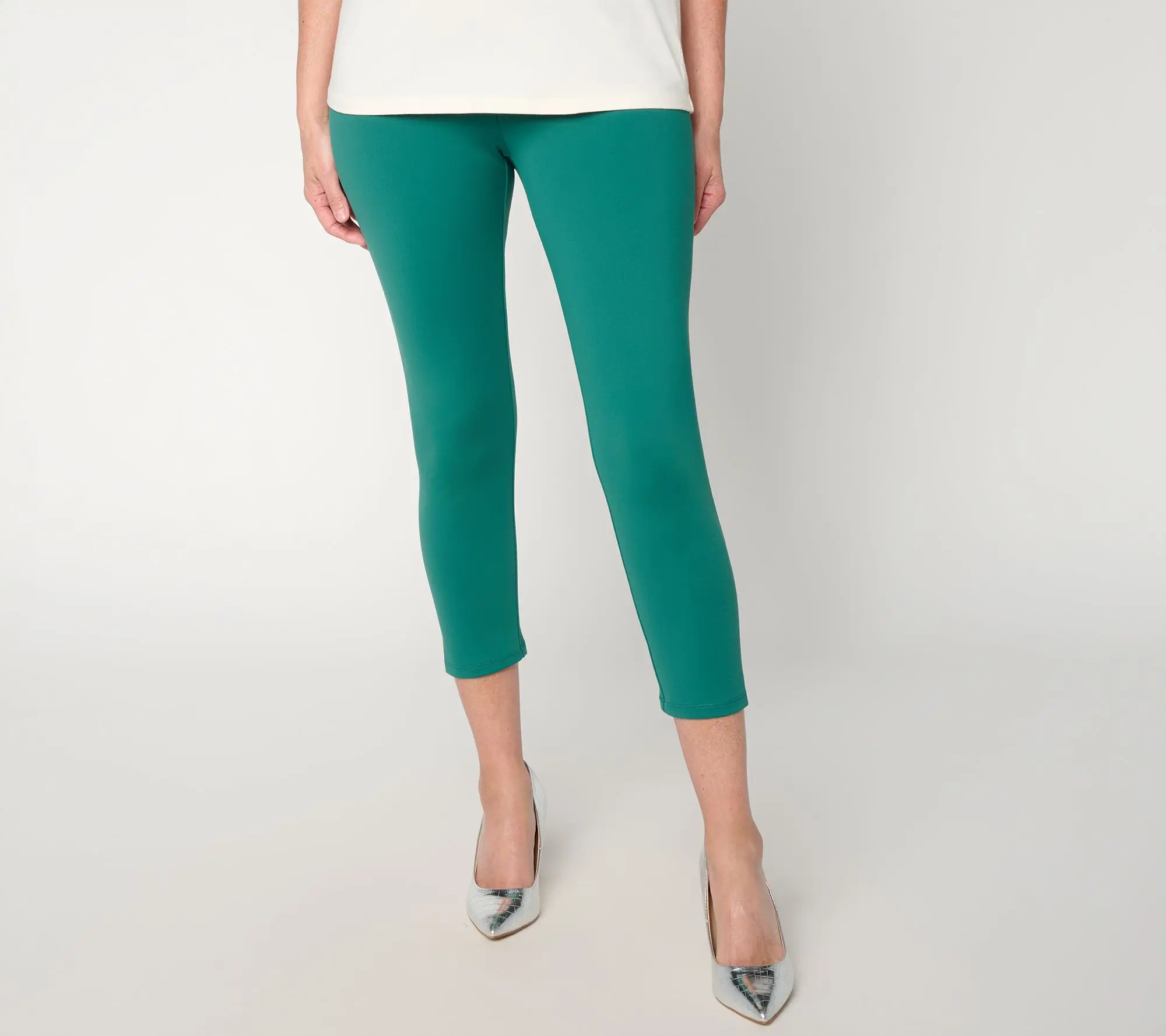 Women with Control Petite Soft Sculpt Crop Legging