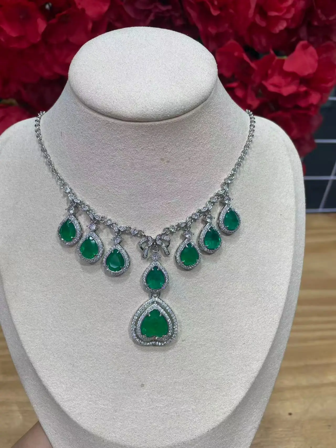 Lisa(11512)gc.Emerald zircon necklace