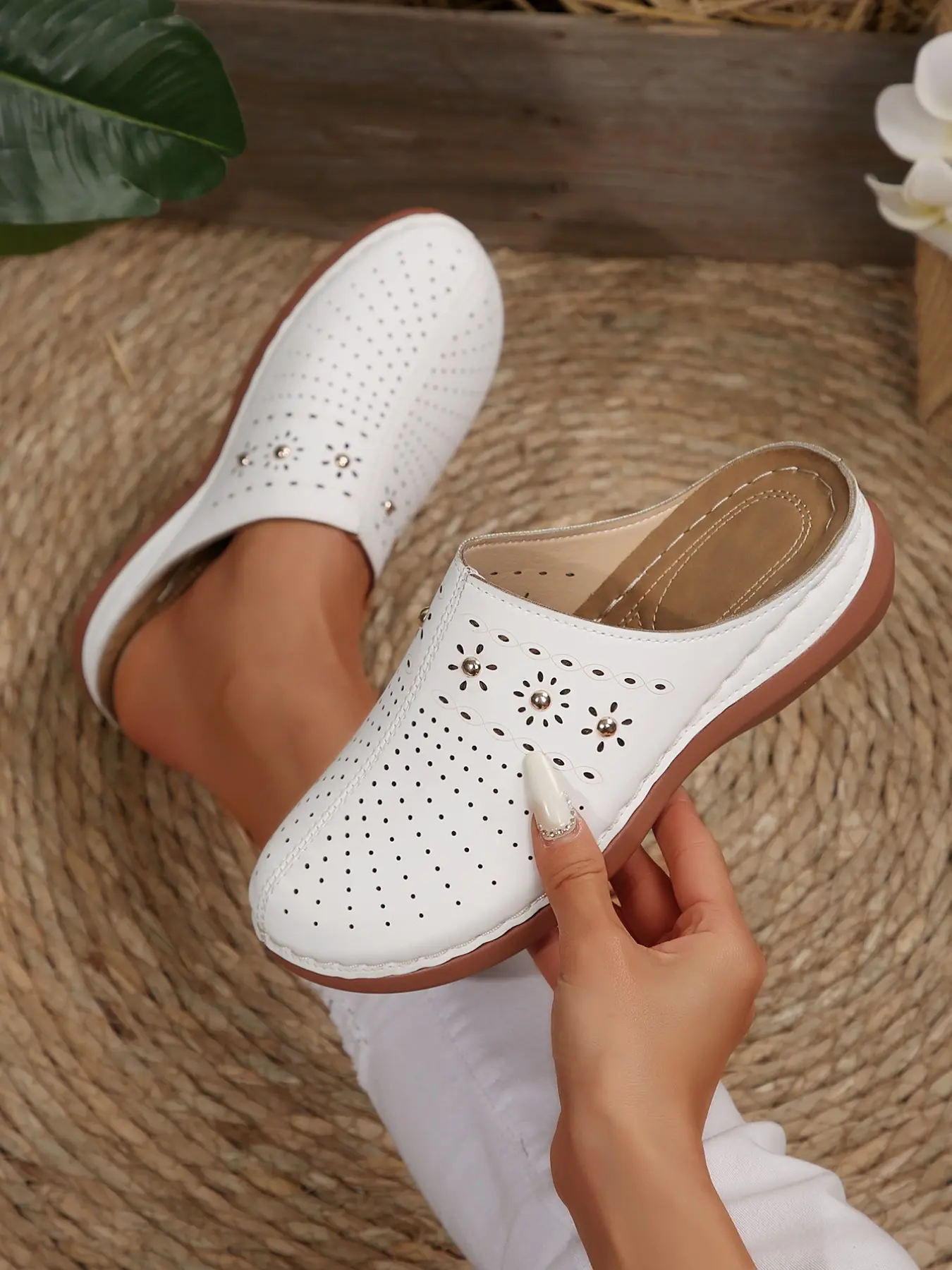 2026 Summer Hollow Out Rivet Toe Sandals for Women, Soft Sole Anti-Slip Mules, Slip On Clog, Soft Soled Mules, Wedge Thick Bottom Outdoor Slippers for Middle Aged and Elderly, Hollow Out Platform Elevated Clogs