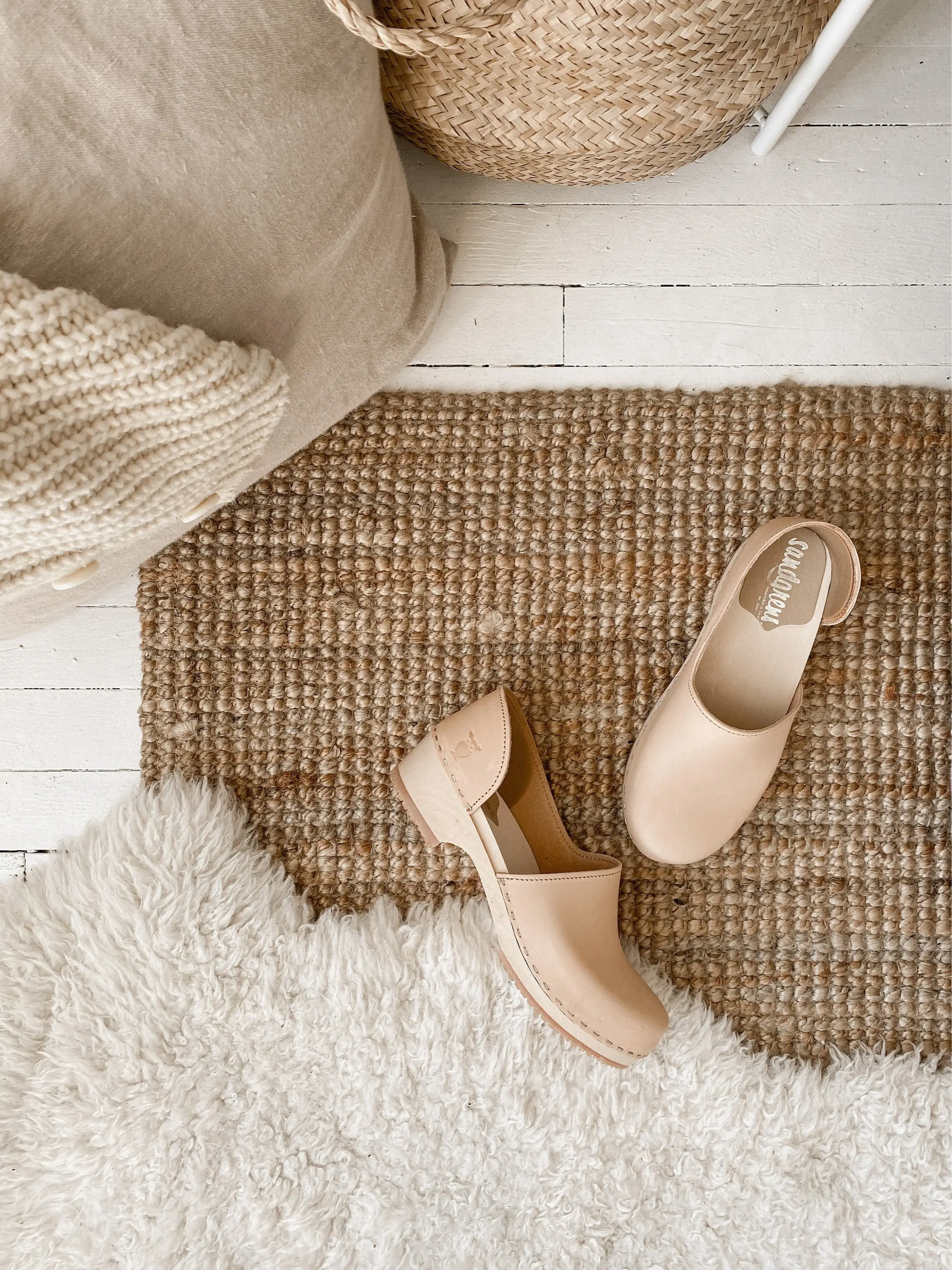 Ecru Beige Closed Back Clogs for Women / Low Wooden Heel / Vegetable Tanned Leather / Swedish / Brett Low